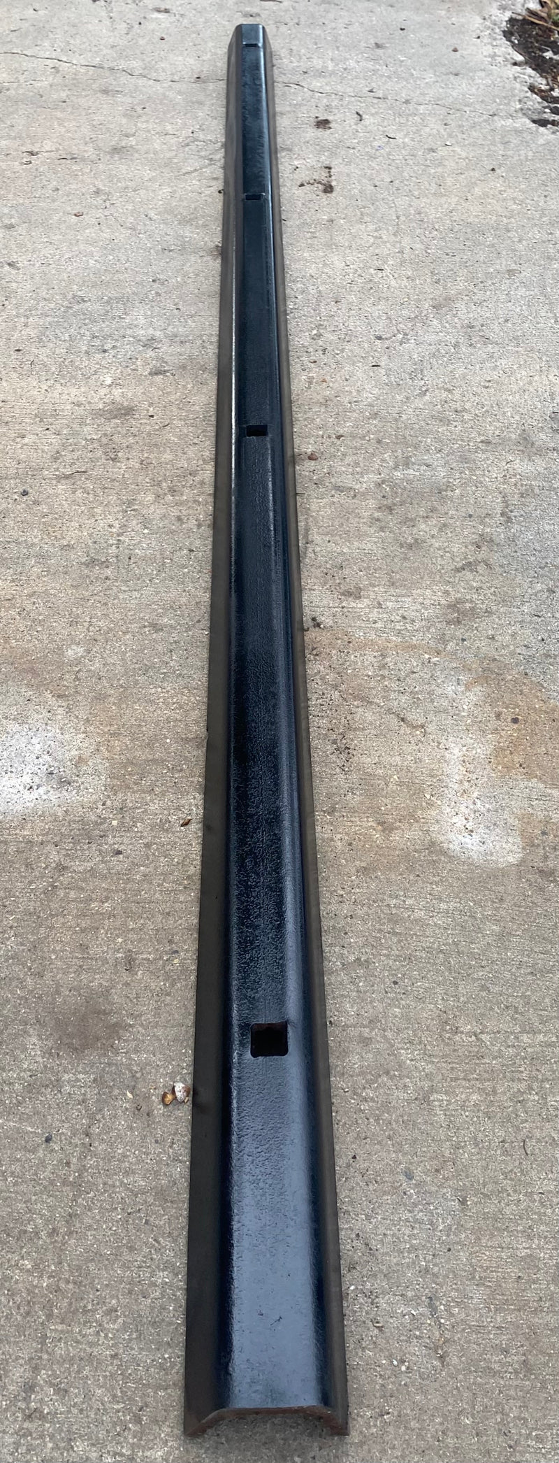 423 Bottom side clamp, used on the Read Screen All model RD-40, CV-40 and RD-90 screens.