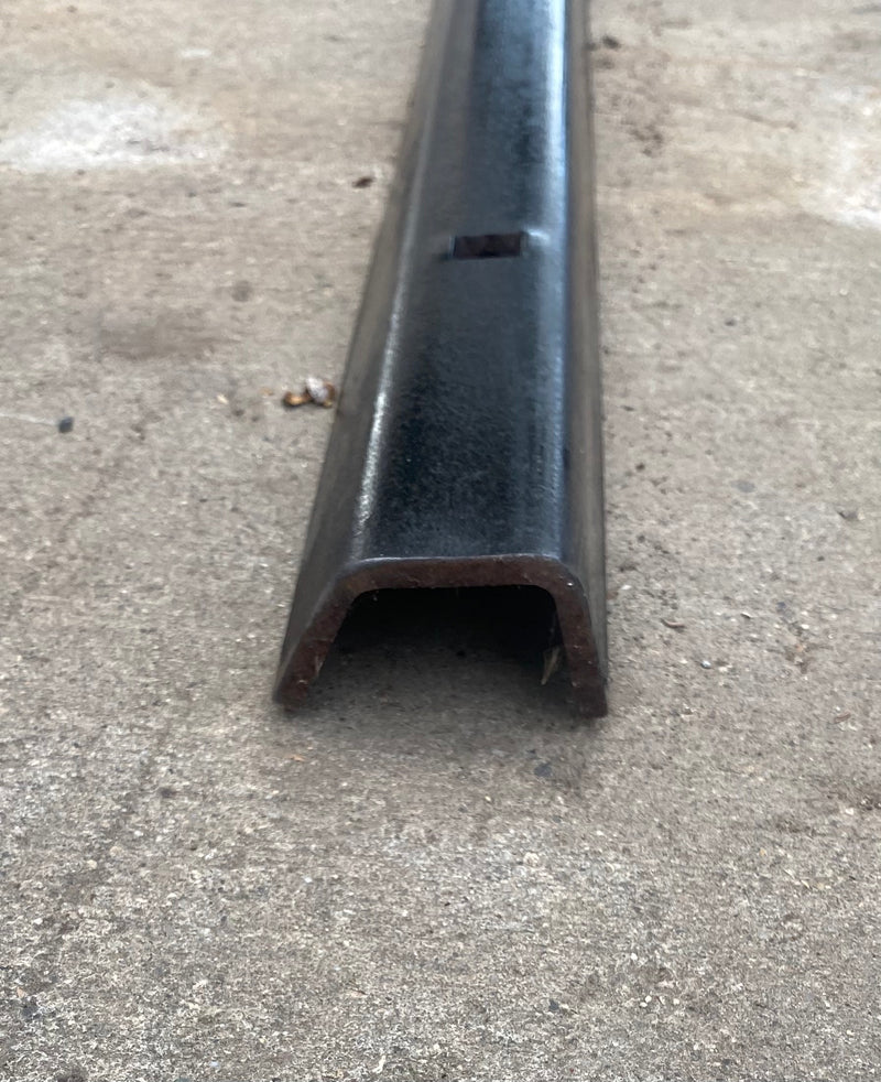 423 Bottom side clamp, used on the Read Screen All model RD-40, CV-40 and RD-90 screens.